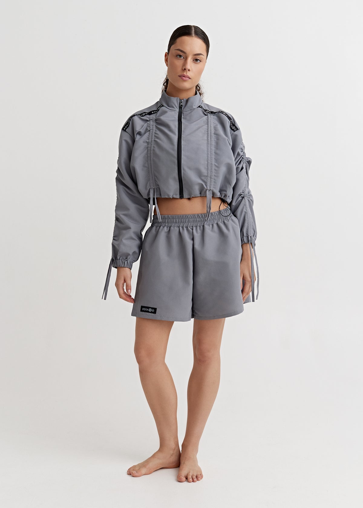 KLASIKINIS SPRINTAS KOLEKCIJA 25 | Sidabrinio amžiaus sportinis kostiumas su šortais