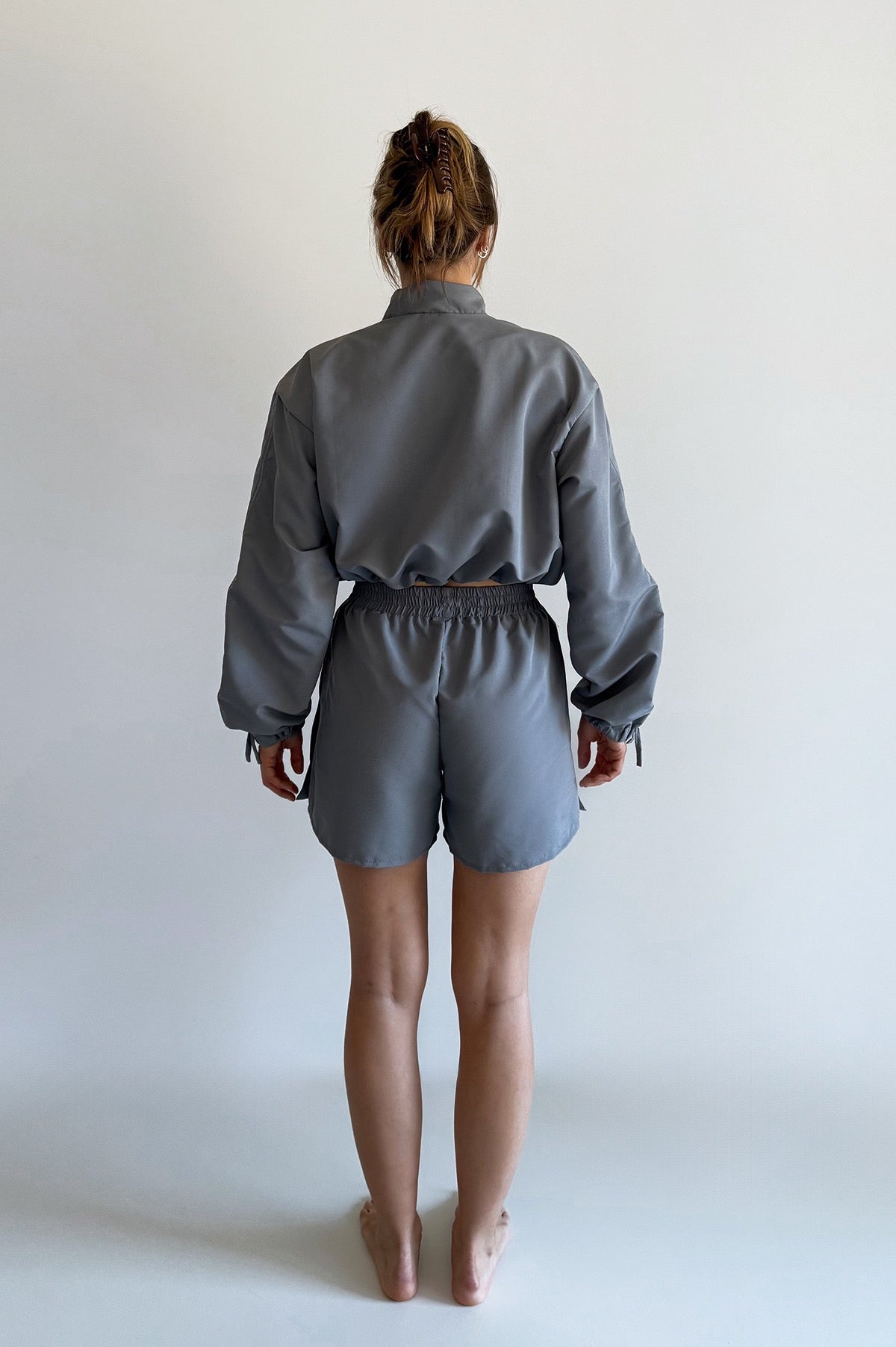 CLASSIC SPRINT COLLECTION 25 | Silver age sports suit with shorts