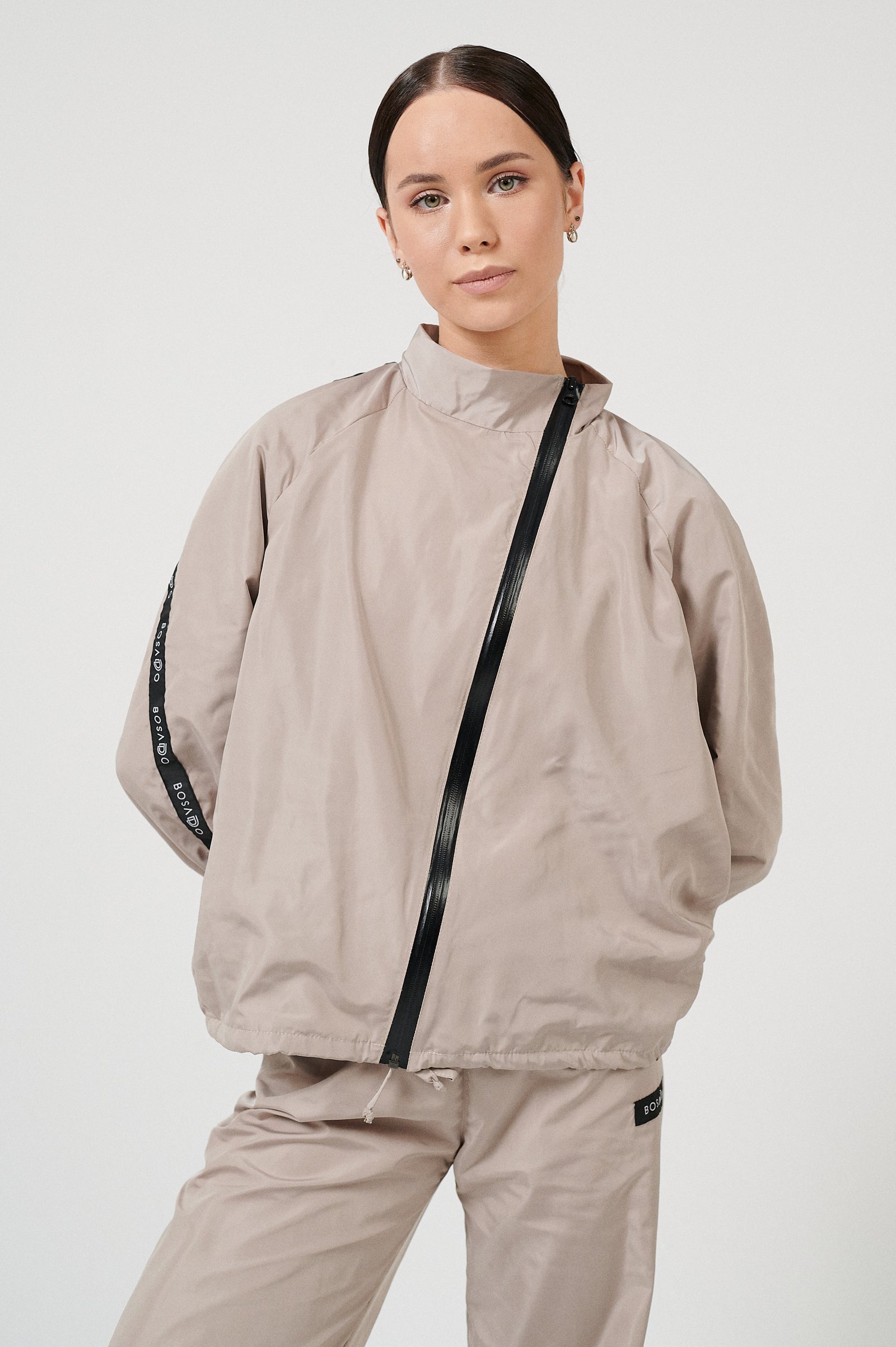 URBAN SWAN COLLECTION | cream jacket