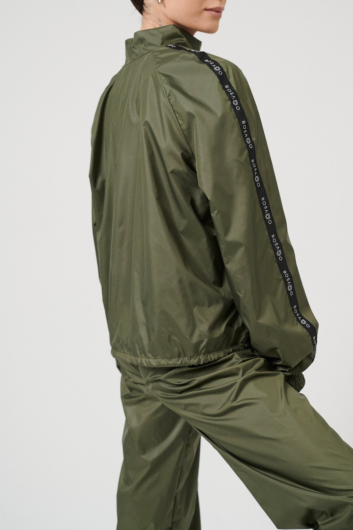 FUTURE GISELLE KOLEKCIJA 24 | Utopinis chaki spalvos švarkas