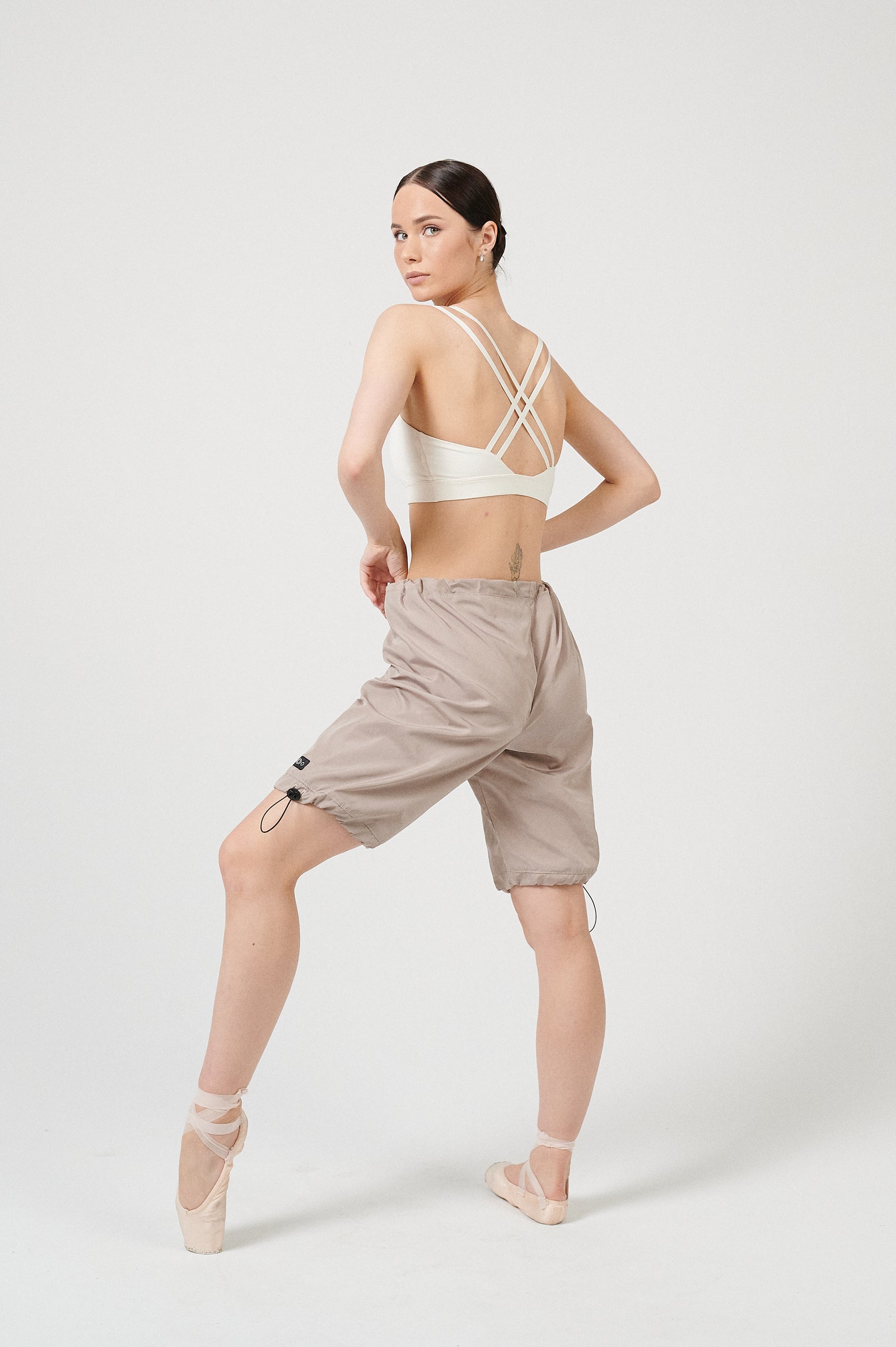 URBAN SWAN COLLECTION | cream long shorts