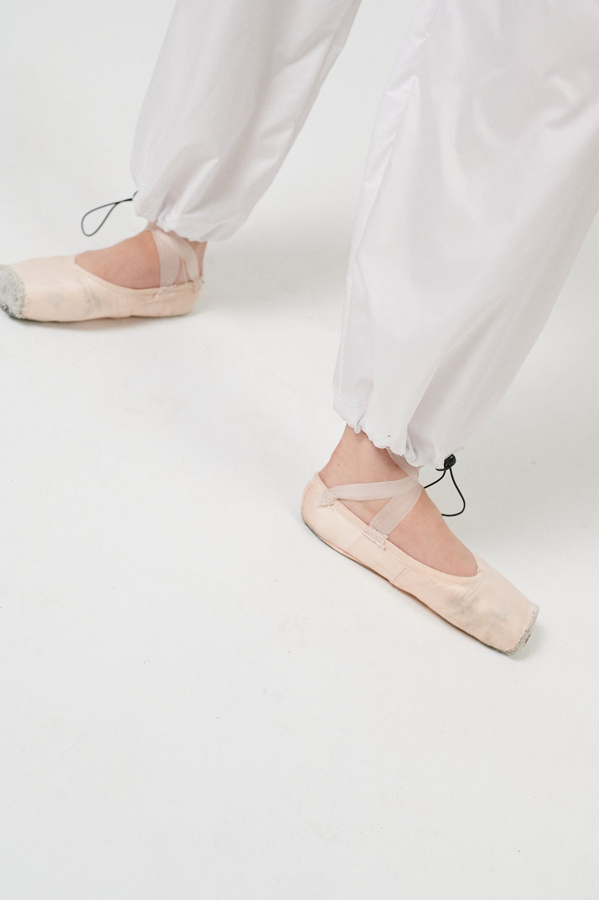 FUTURE GISELLE COLLECTION 24 | Cosmic white pants