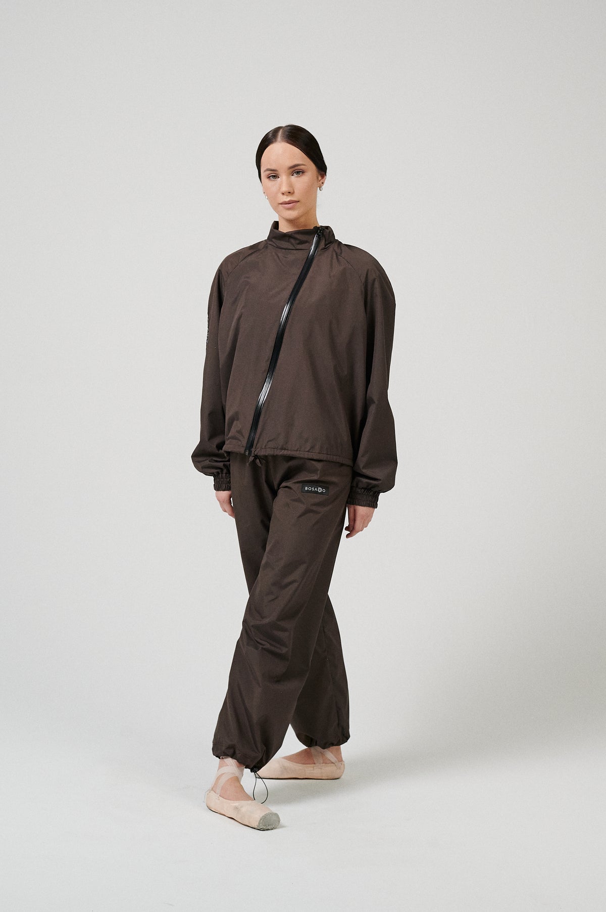 FUTURE GISELLE KOLEKCIJA 24 | New Age Brown sportinis kostiumas su kelnėmis
