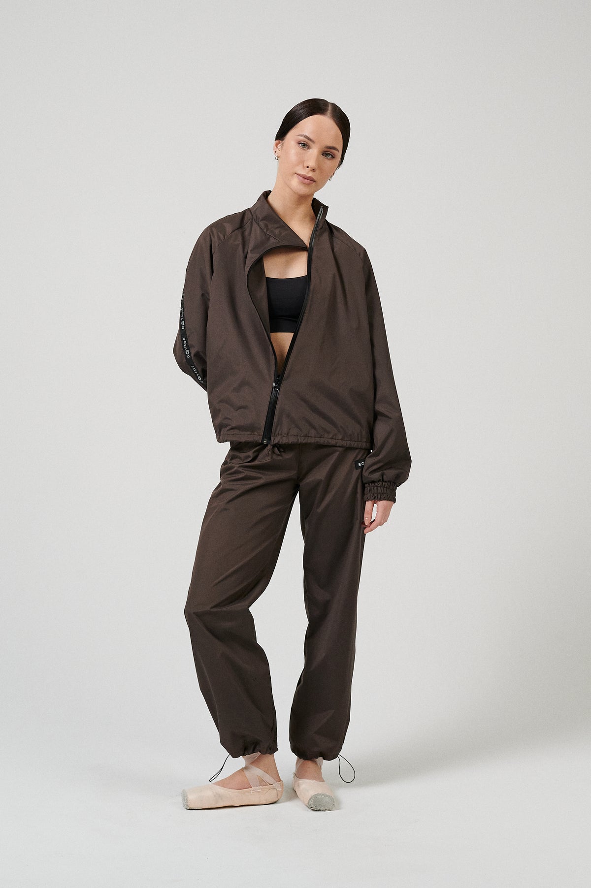 FUTURE GISELLE KOLEKCIJA 24 | New Age Brown sportinis kostiumas su kelnėmis + šortai