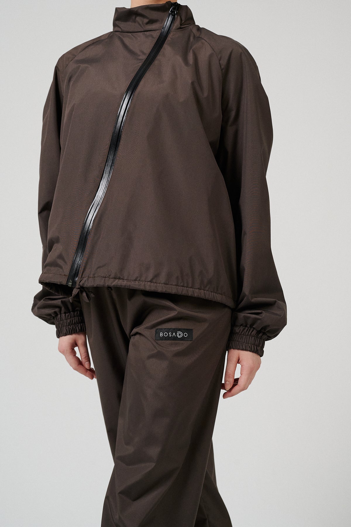 FUTURE GISELLE KOLEKCIJA 24 | New Age Brown sportinis kostiumas su kelnėmis