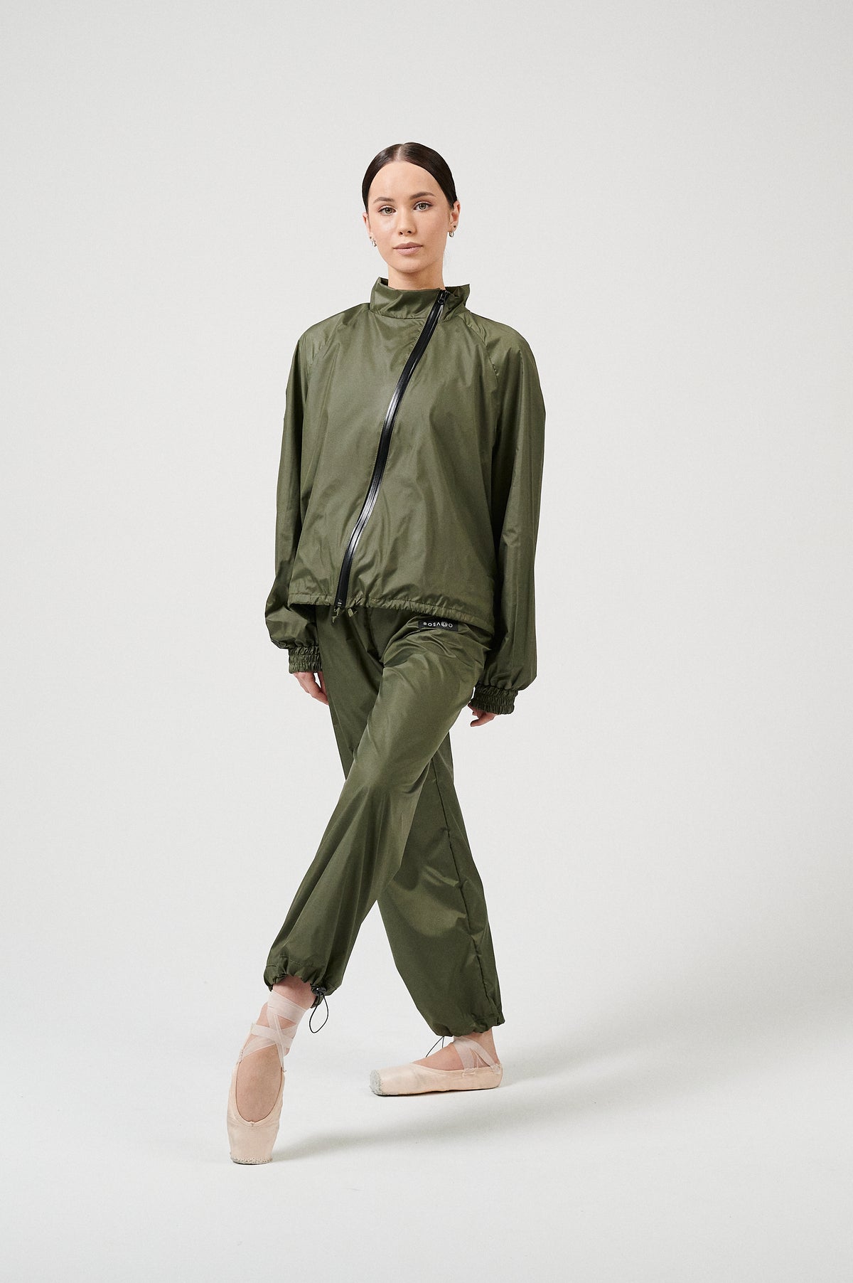 FUTURE GISELLE COLLECTION 24 | Utopian khaki sports suit with pants + shorts