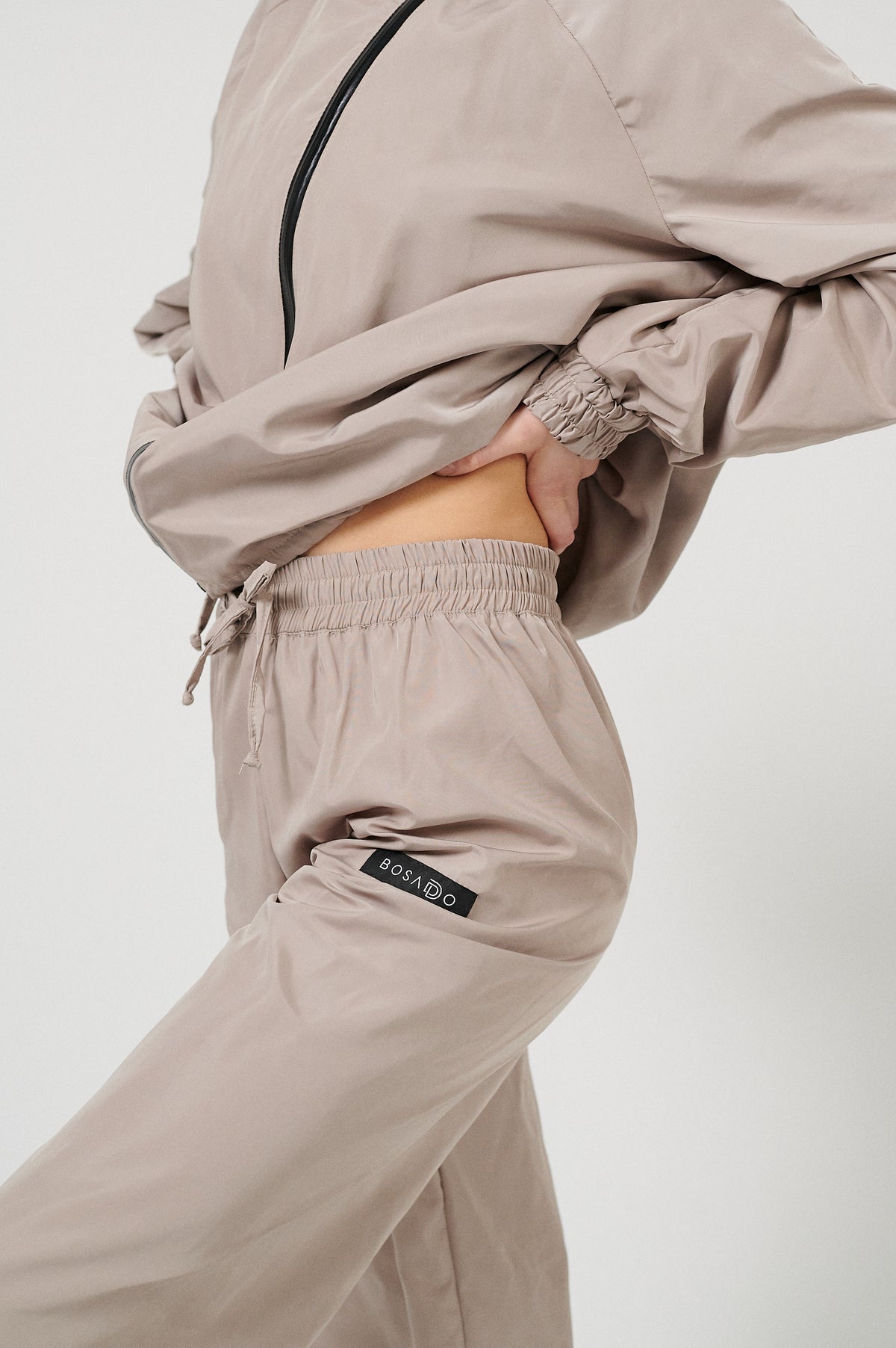 URBAN SWAN COLLECTION | Cream sports suit with pants + shorts