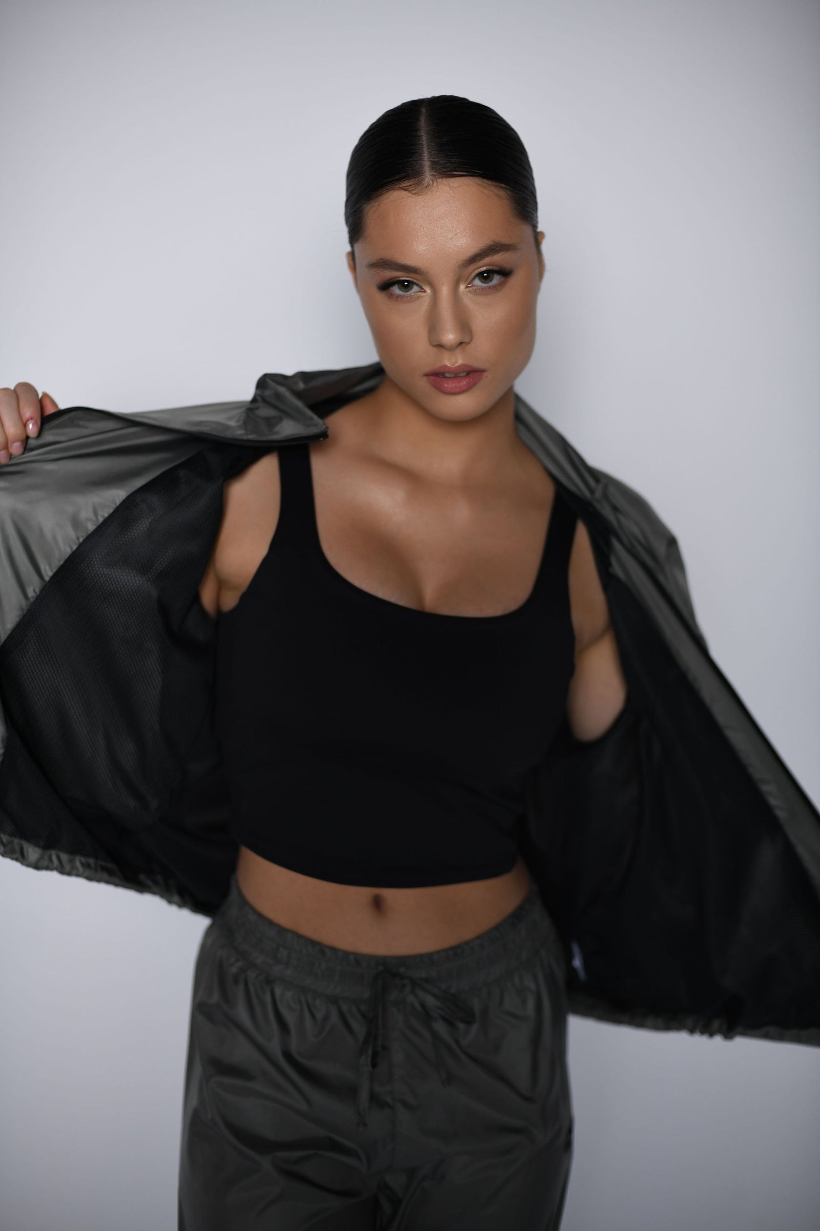 NEW URBAN SWAN COLLECTION S/S 23 | Dark concrete jacket